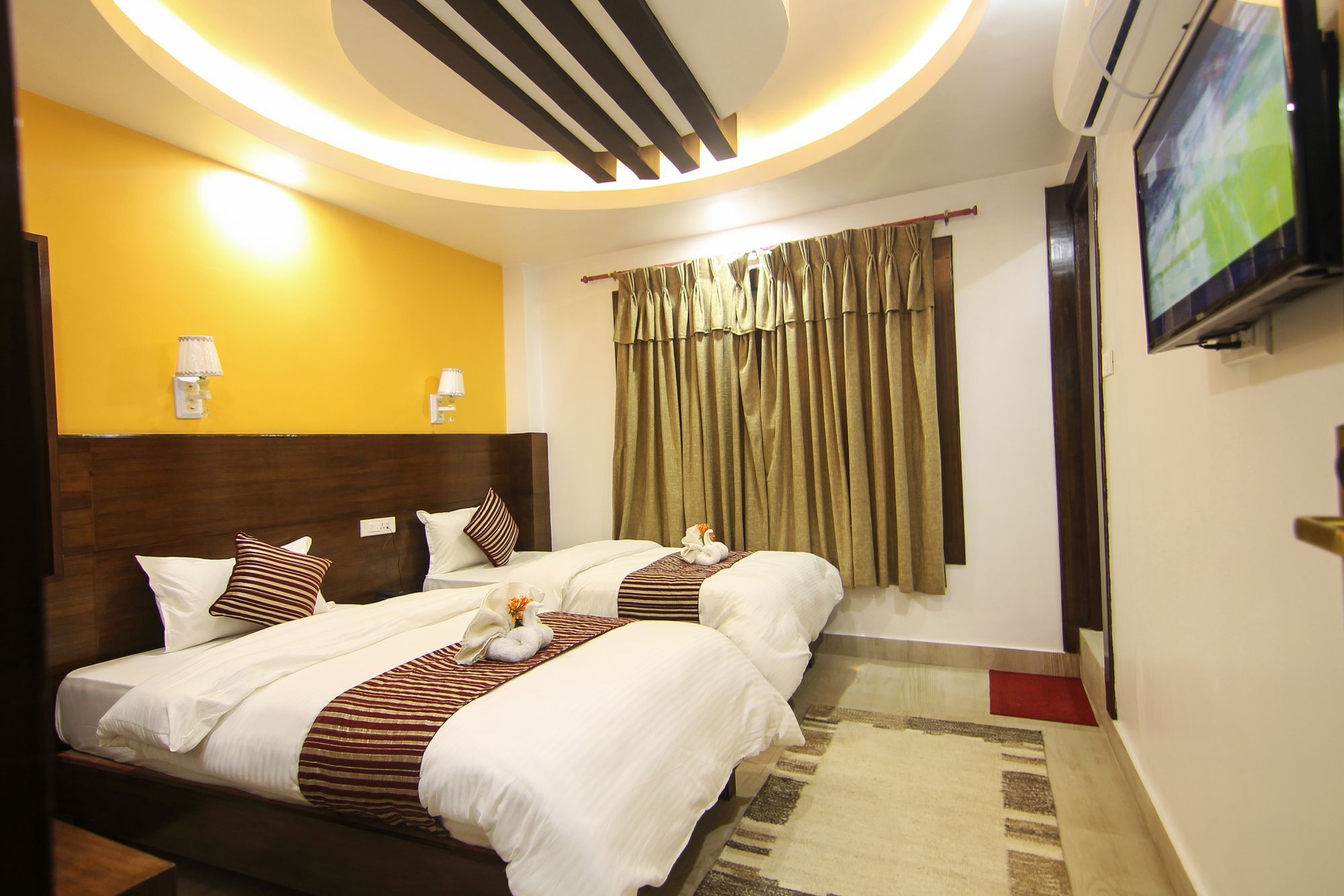 Hotel Lakeside Pokhara Zewnętrze zdjęcie